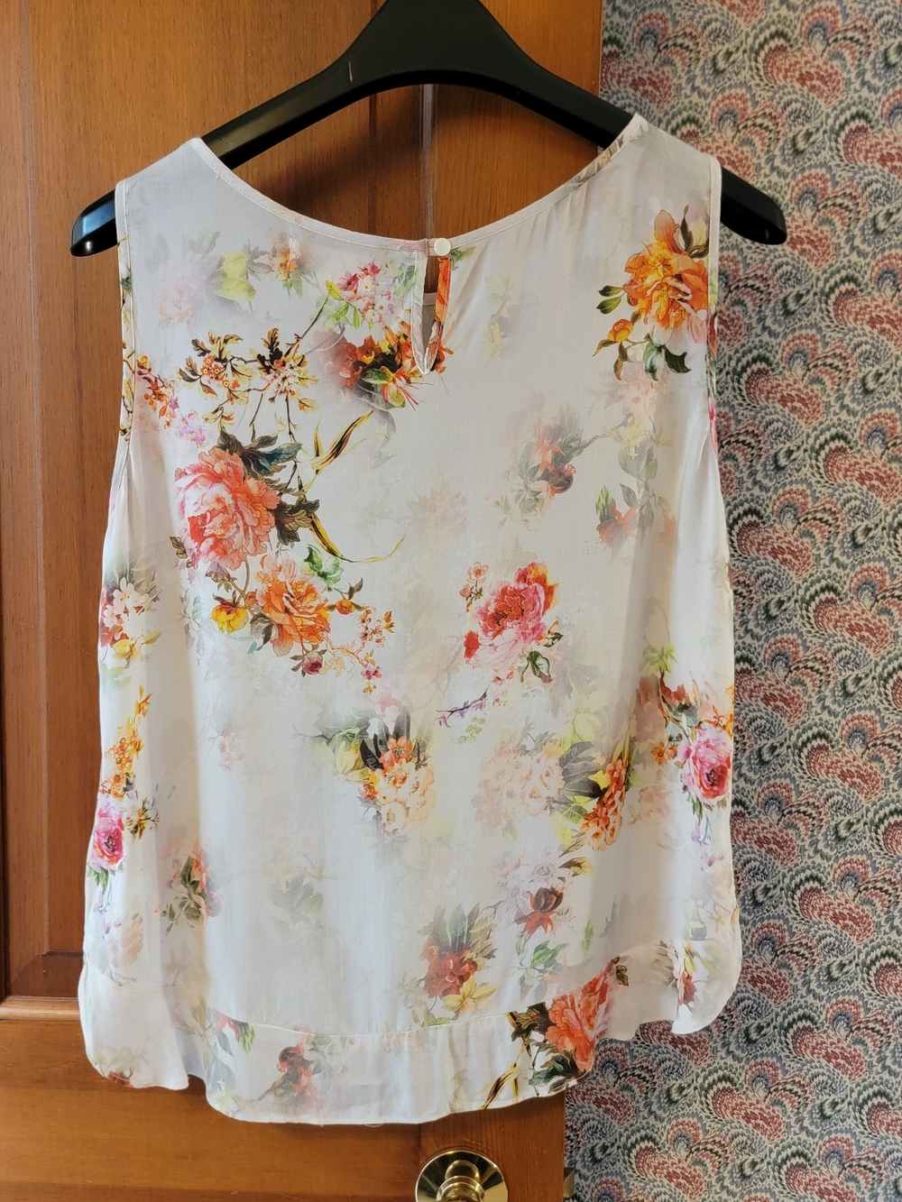 Velvet by Graham & Spencer Floral Watercolor Sleeveless Blouse Top Small - Picture 3 of 12